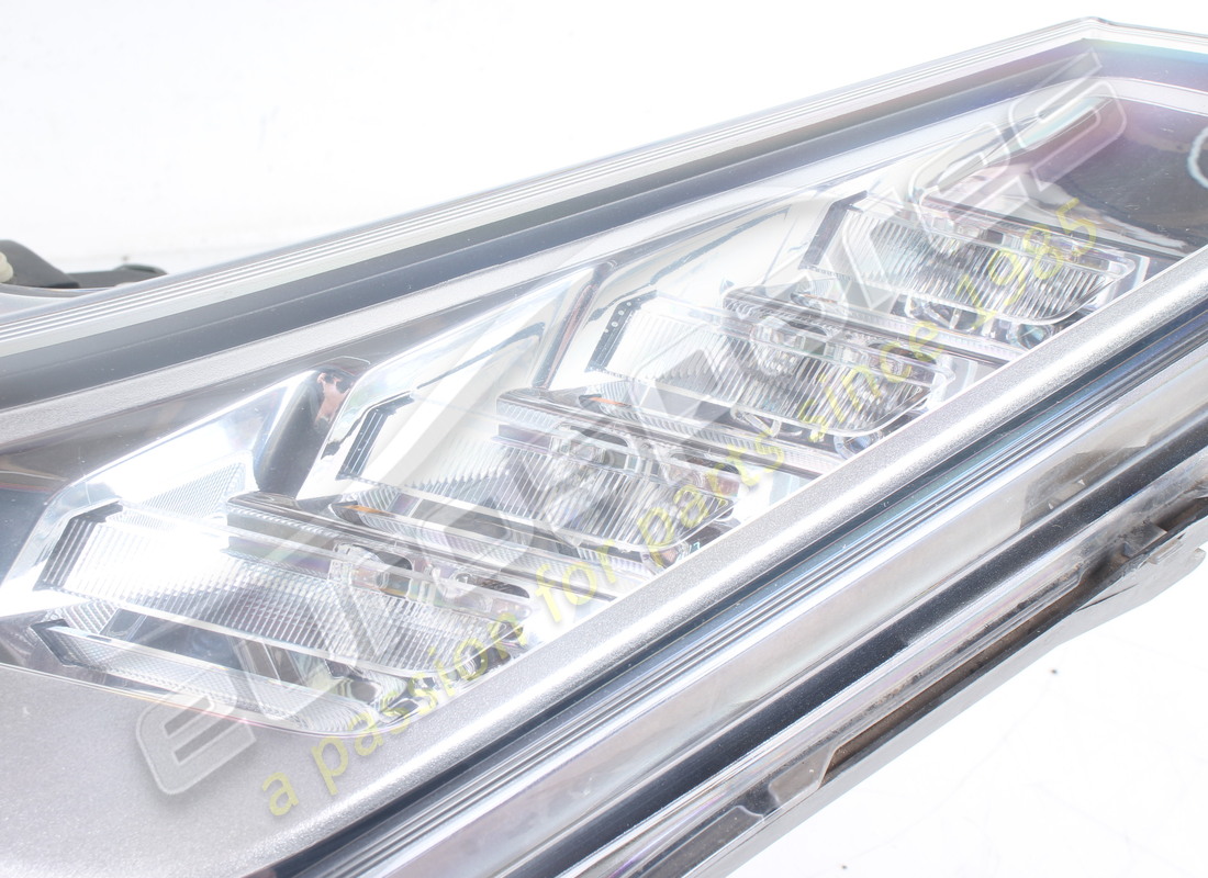 USED FERRARI LH BI-XENON HEADLIGHT AFS. PART NUMBER 329981 (3) used ferrari lh bi-xenon headlight afs. part number 329981 (3)