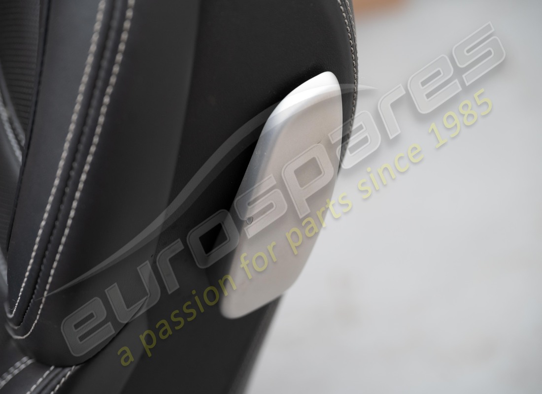 USED FERRARI COMPLETE SEAT SET. PART NUMBER EAP1558688 (14) used ferrari complete seat set. part number eap1558688 (14)