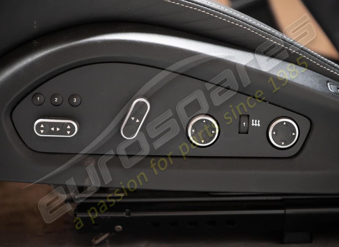 USED FERRARI COMPLETE SEAT SET. PART NUMBER EAP1558688 (10) used ferrari complete seat set. part number eap1558688 (10)