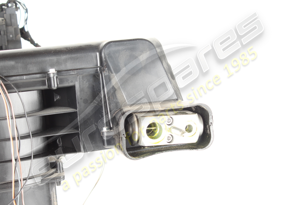 USED FERRARI COMPLETE AIR CONDITIONING UNIT. PART NUMBER 83391200 (7) used ferrari complete air conditioning unit. part number 83391200 (7)