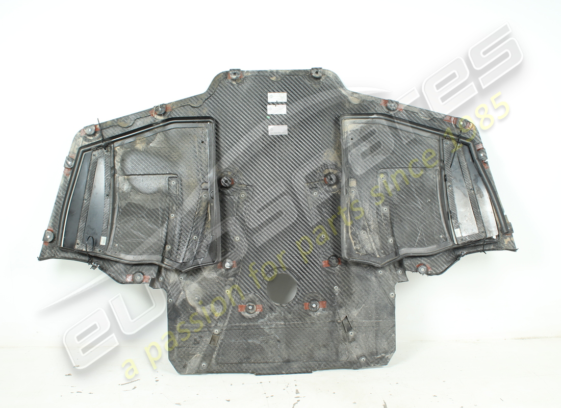 damaged ferrari front underbody shield. part number 958160 (1)