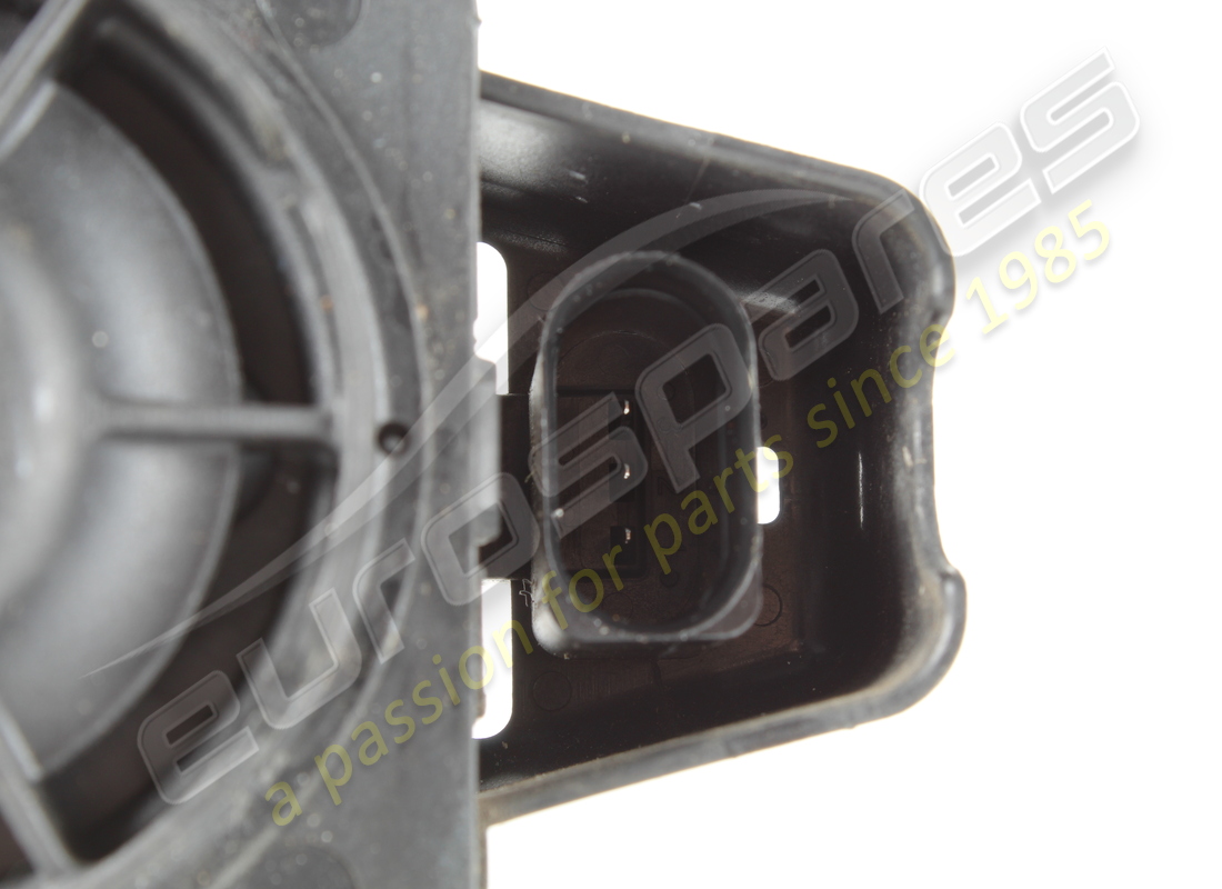 USED LAMBORGHINI SIREN DIEBSTAHLSCHUTZ. PART NUMBER 5Q0951605A (2) used lamborghini siren diebstahlschutz. part number 5q0951605a (2)