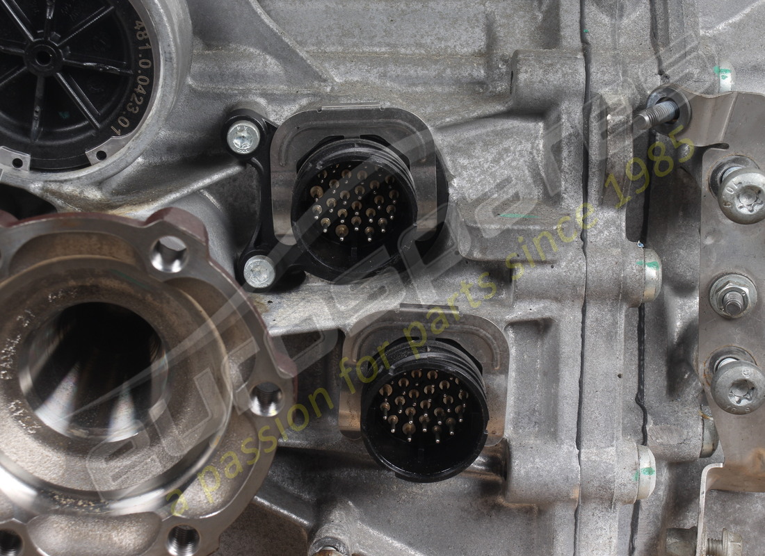 USED FERRARI COMPLETE DCT GEARBOX. PART NUMBER 864807 (8) used ferrari complete dct gearbox. part number 864807 (8)