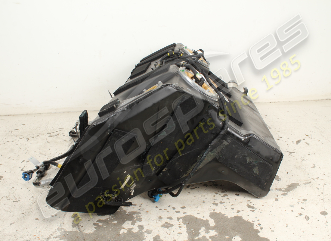 used ferrari complete tank. part number 341208 (3)