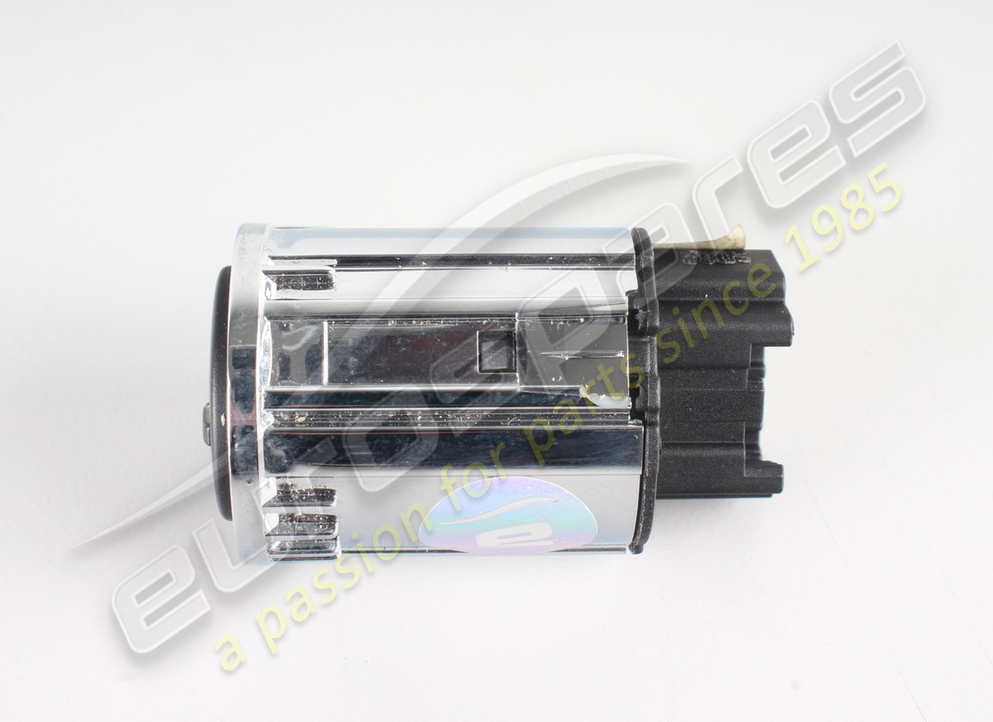 damaged aston martin switch, air conditioning recirc assembly. part number 6g3319e755aa (3)