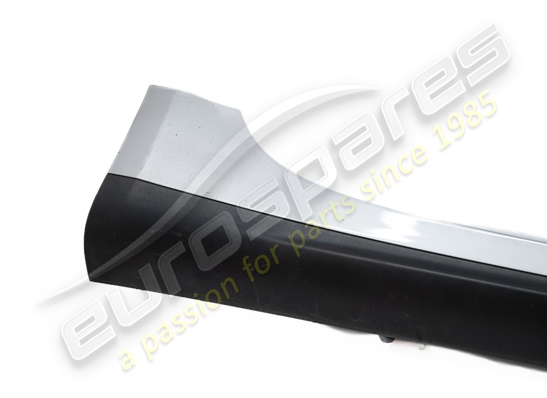 USED MASERATI RH SIDE SKIRT (PRIMER). PART NUMBER 673000022 (3) used maserati rh side skirt (primer). part number 673000022 (3)