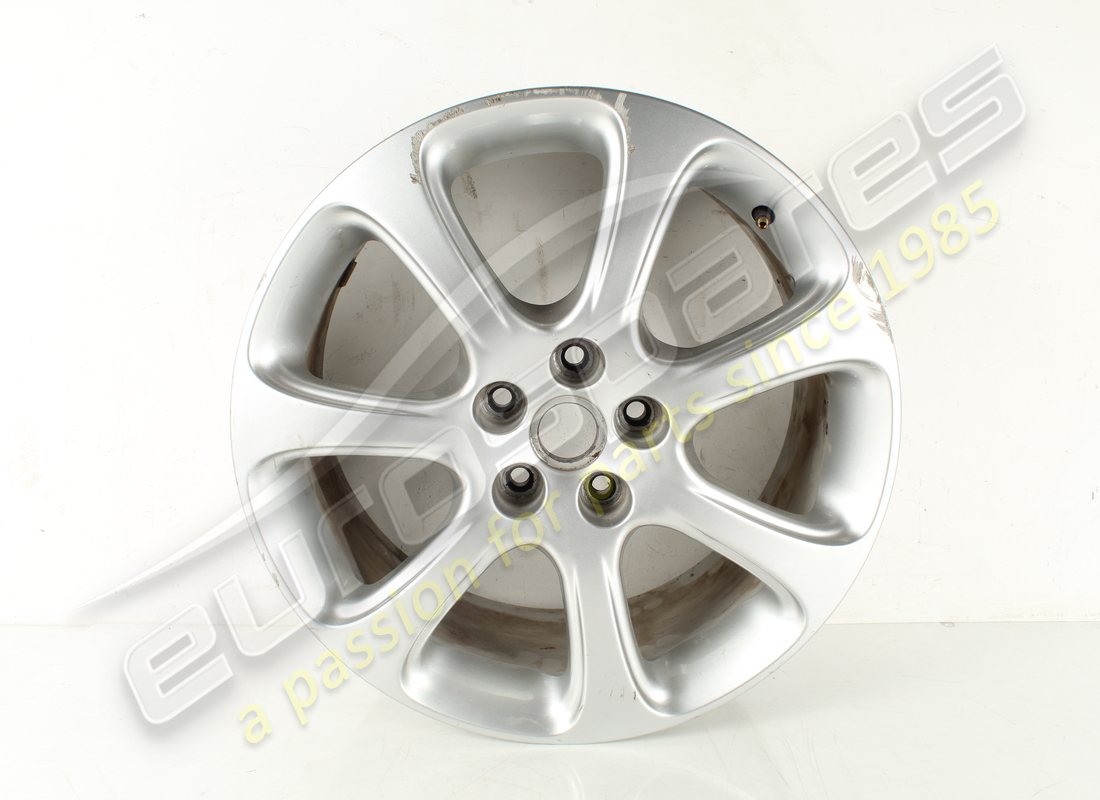 DAMAGED Maserati FRONT WHEEL . PART NUMBER 192149 (1)