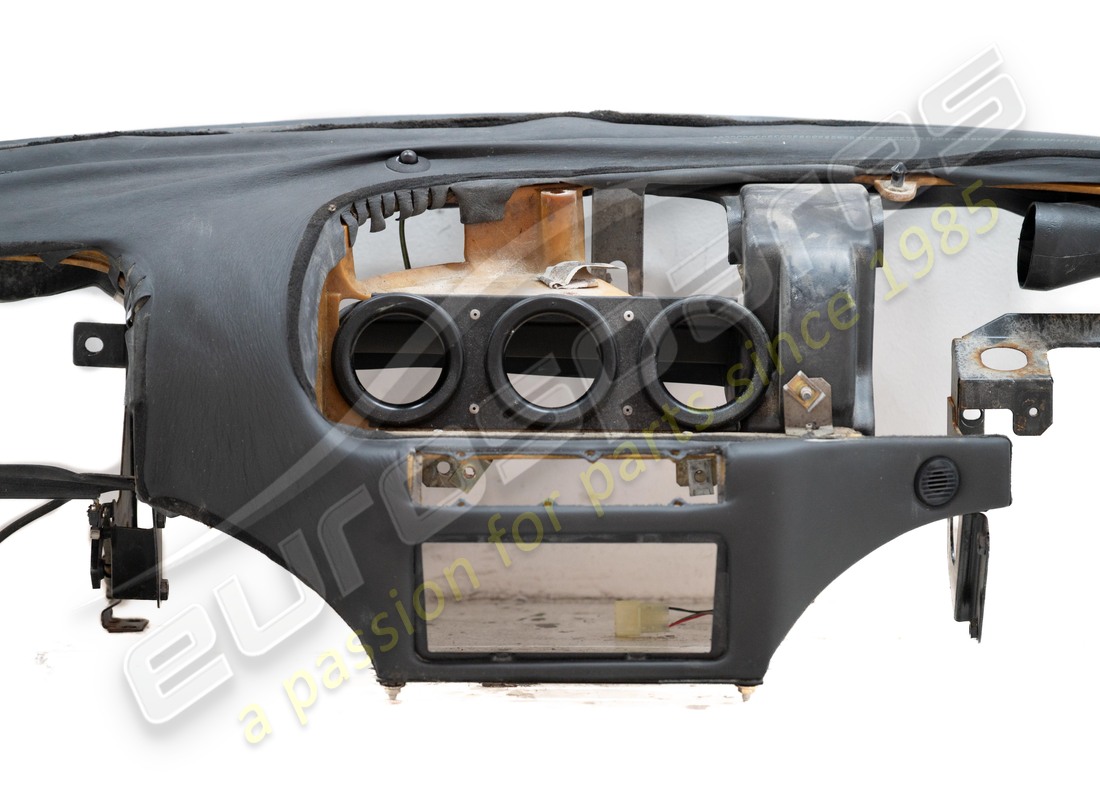 damaged ferrari rhd dash assembly in black vm8500. part number 65113800 (4)
