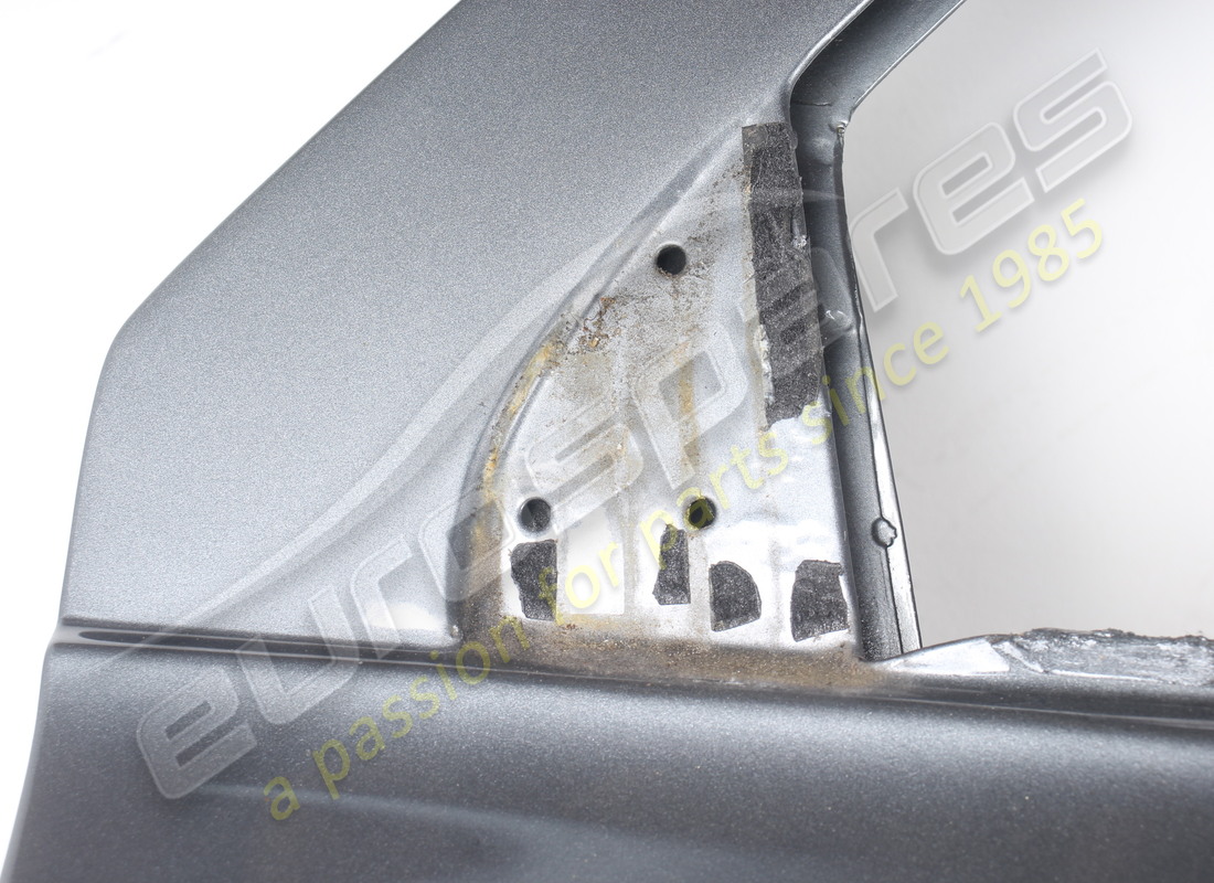 used maserati rear door. part number 374530204 (2)