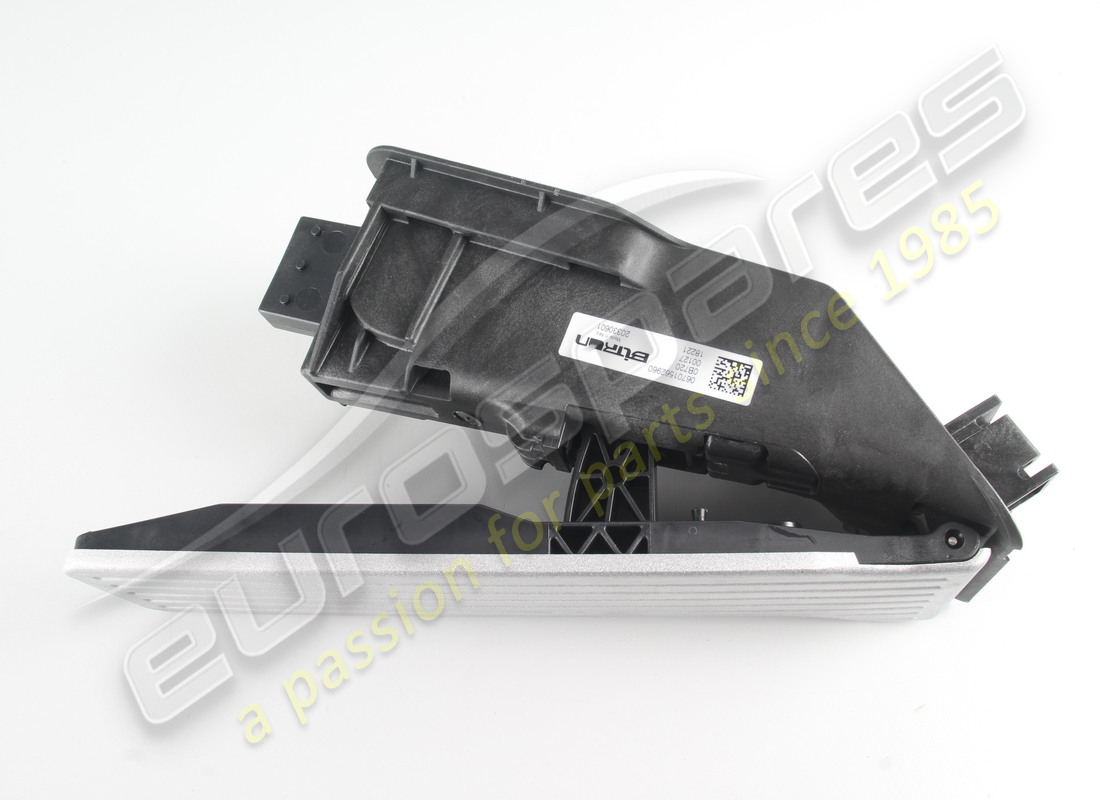new maserati accelerator pedal. part number 670156296 (2)