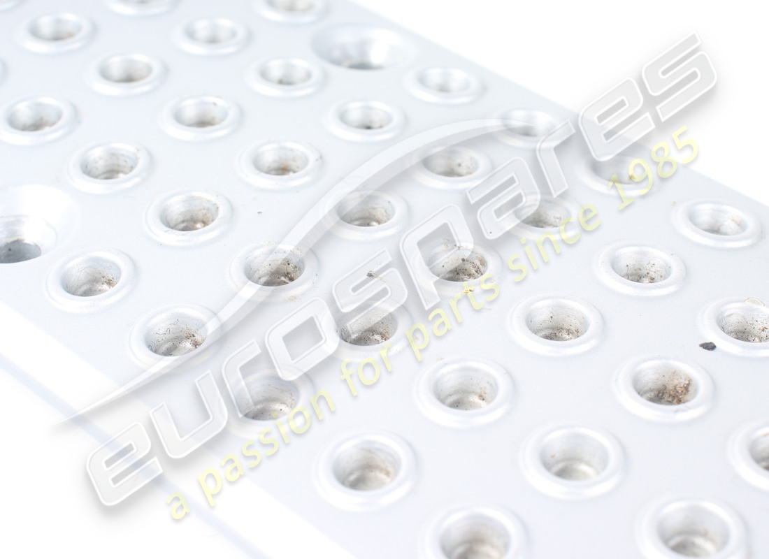 USED FERRARI COVER. PART NUMBER 66122200 (2) used ferrari cover. part number 66122200 (2)