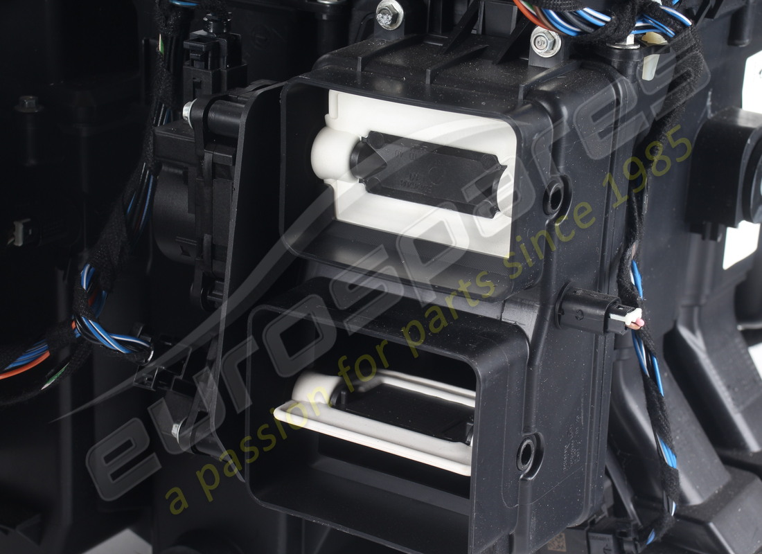 used ferrari complete air conditioning unit. part number 88330900 (6)