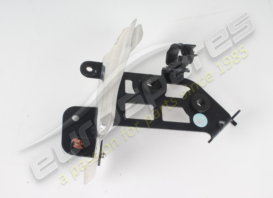 USED FERRARI SUPPORTO NOURICE CON RIPARO. PART NUMBER 972927 (4) used ferrari supporto nourice con riparo. part number 972927 (4)