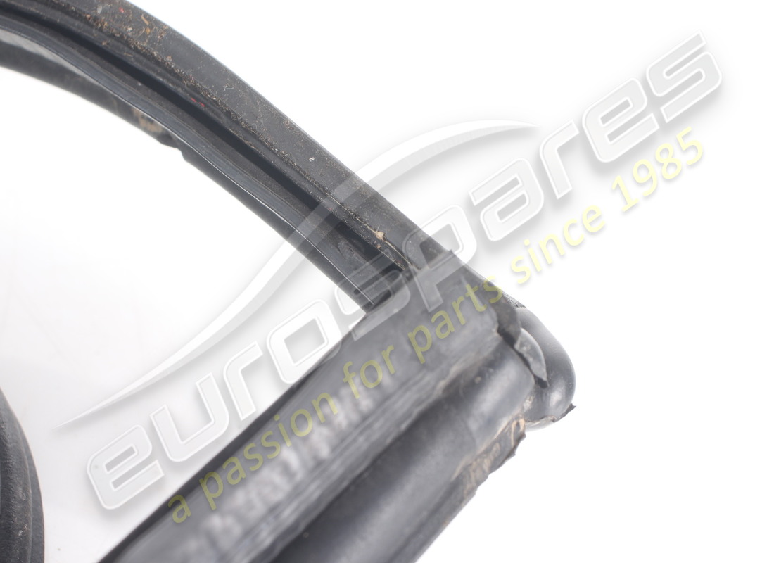 USED FERRARI BOOT RUBBER - SOLD PER METRE. PART NUMBER MC34771 (2) used ferrari boot rubber - sold per metre. part number mc34771 (2)