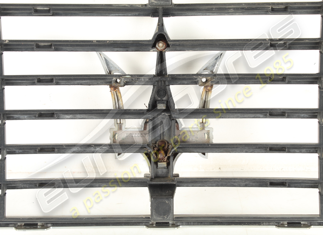 used maserati complete front grill. part number 67874400 (7)