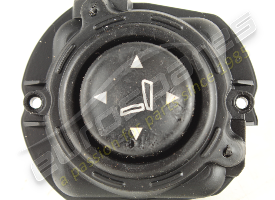 USED MASERATI LH REAR SEAT CONTROL BUTTON. PART NUMBER 203492 (2) used maserati lh rear seat control button. part number 203492 (2)