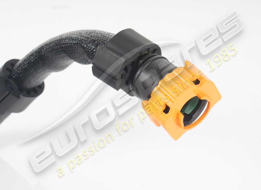 USED FERRARI TUBO DA SEPARATORE A VALVOLA. PART NUMBER 777507 (2) used ferrari tubo da separatore a valvola. part number 777507 (2)