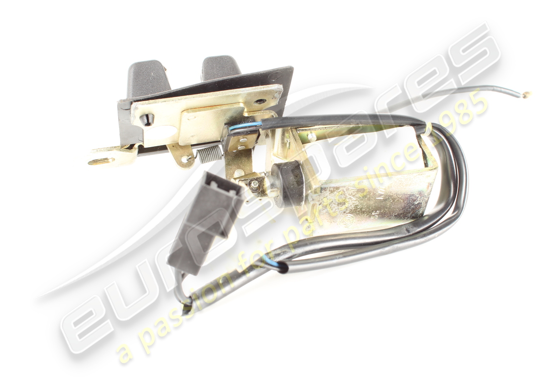 USED MASERATI LUGGAGE COMPARTMENT LOCK. PART NUMBER 374705108 (4) used maserati luggage compartment lock. part number 374705108 (4)