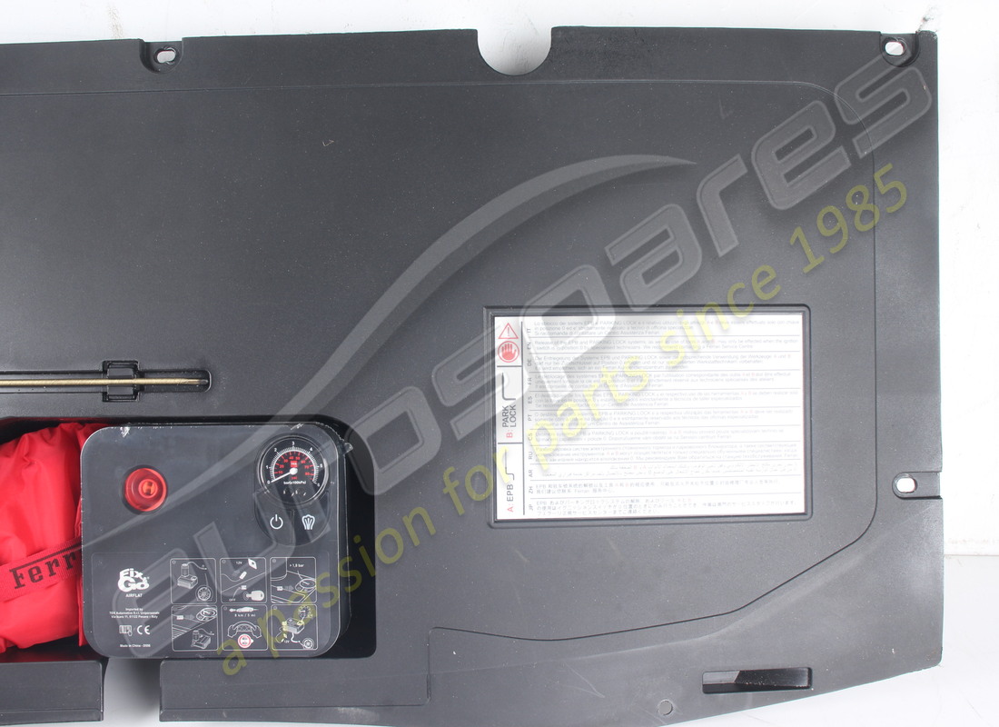 USED Ferrari KIT FOR TOOLS . PART NUMBER 329201 (1) USED Ferrari KIT FOR TOOLS . PART NUMBER 329201 (1)