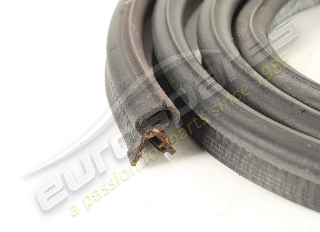 used ferrari boot rubber. part number 60545300 (2)