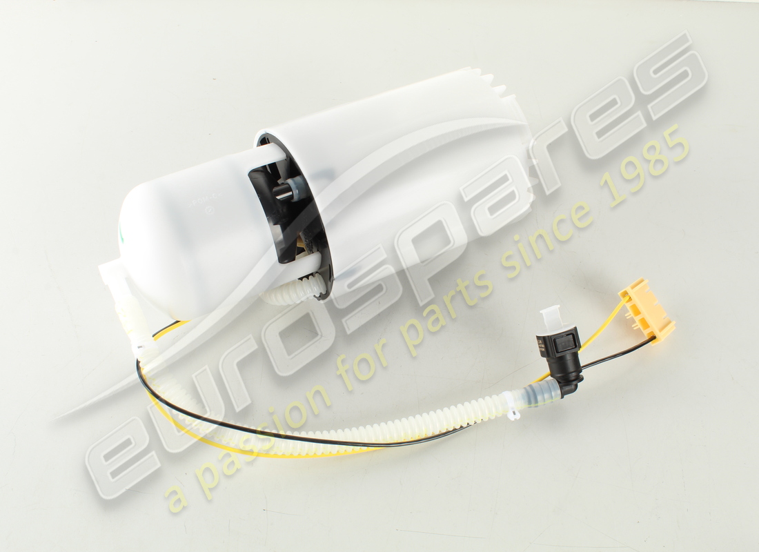 NEW PORSCHE FUEL PUMP. PART NUMBER 99162014101 (1) new porsche fuel pump. part number 99162014101 (1)