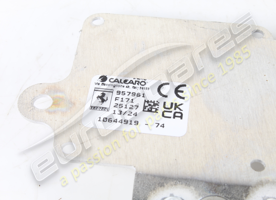 USED FERRARI ANTENNA GNSS. PART NUMBER 957961 (3) used ferrari antenna gnss. part number 957961 (3)