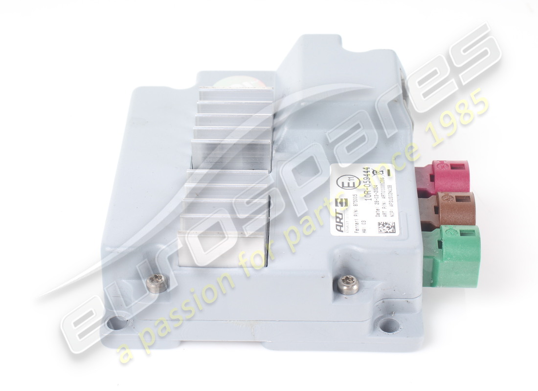 USED FERRARI USB SPLITTER. PART NUMBER 875005 (2) used ferrari usb splitter. part number 875005 (2)