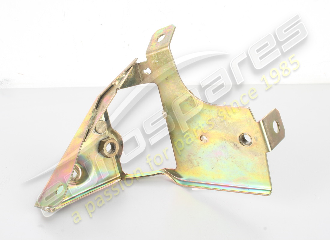 new ferrari rh bracket. part number 66401300 (1)