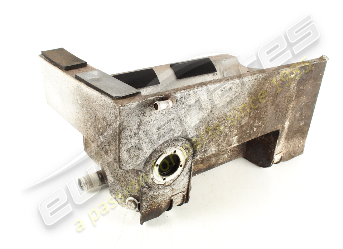 damaged ferrari rh fuel tank. part number 119068 (3)