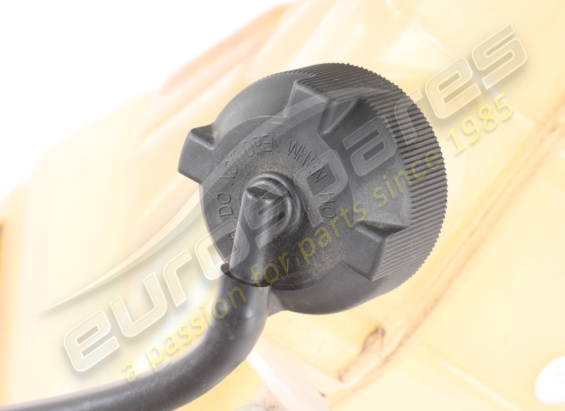 USED FERRARI COMPLETE HEADER TANK. PART NUMBER 305322 (4) used ferrari complete header tank. part number 305322 (4)