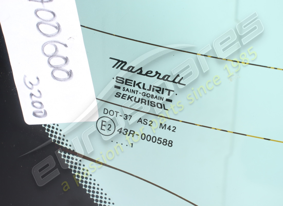 used maserati rear window. part number 387700600 (2)