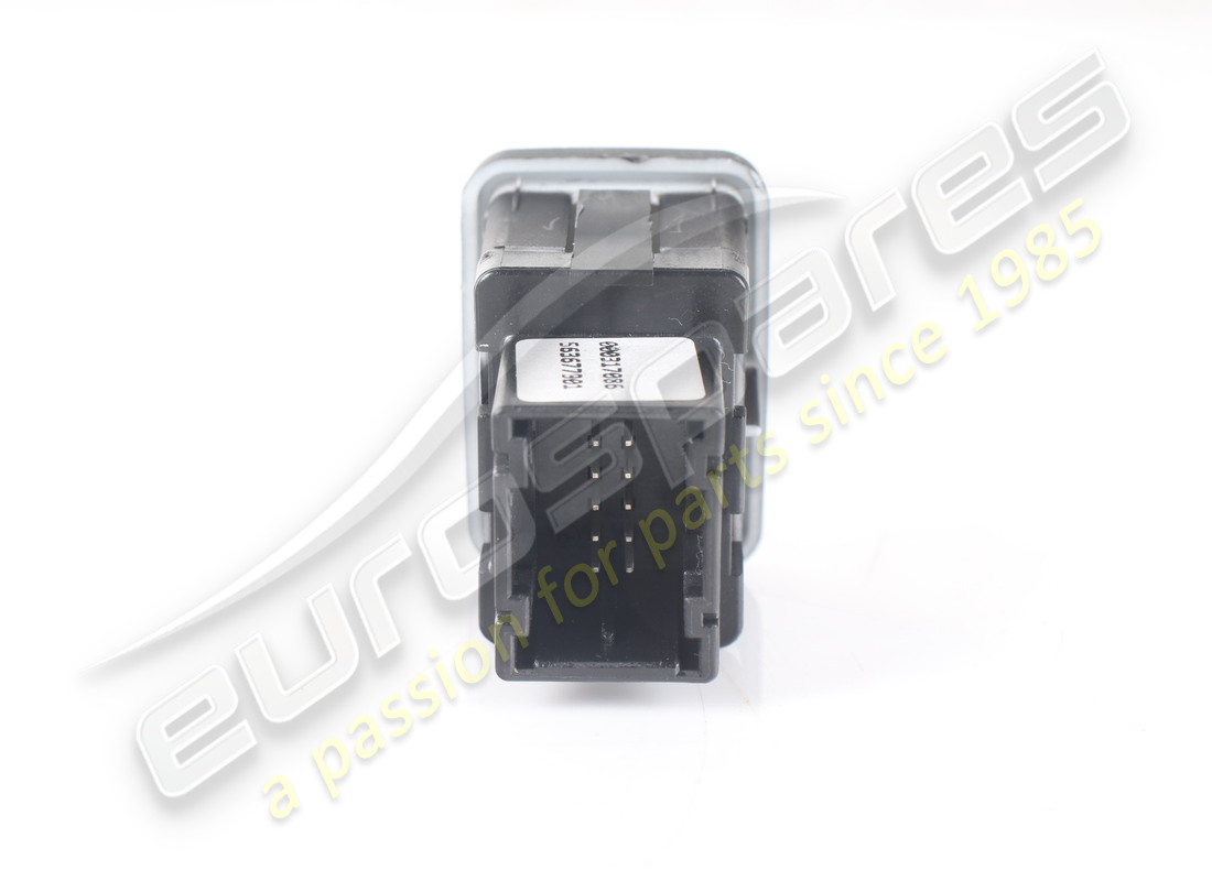 USED FERRARI USB SOCKET. PART NUMBER 317086 (3) used ferrari usb socket. part number 317086 (3)