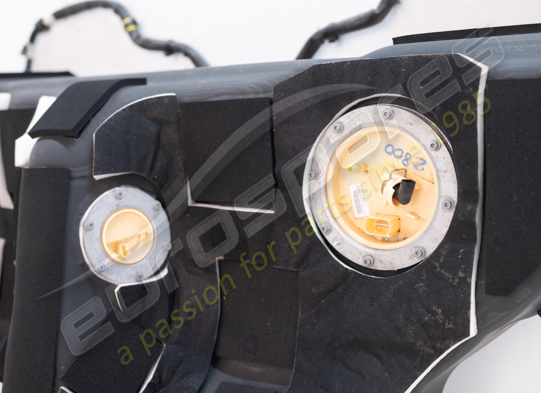 used ferrari fuel tank complete with soundproofing. part number 949079 (2)