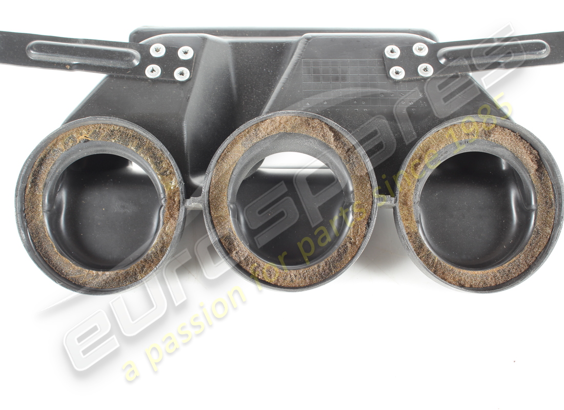 used ferrari centre duct. part number 81996500 (3)