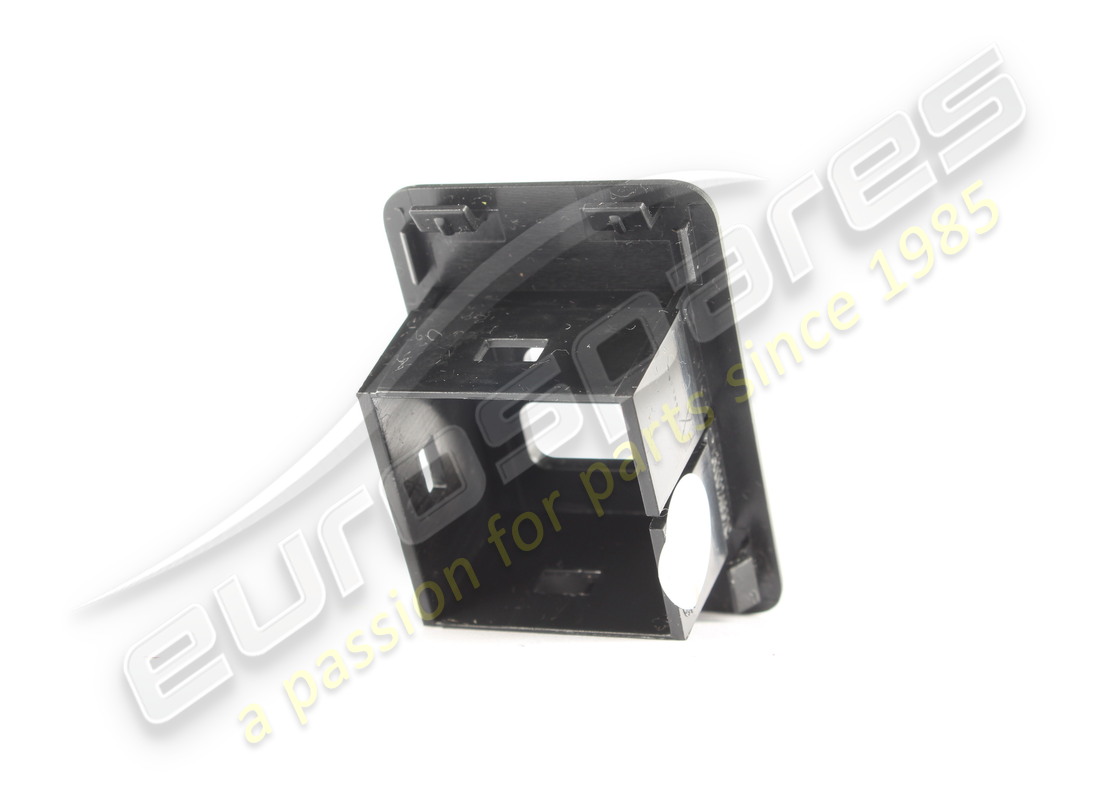 used maserati usb bezel. part number 673015861 (2)