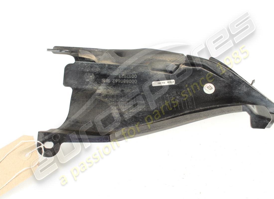 used ferrari condotto parafango dx complete. part number 880662 (2)
