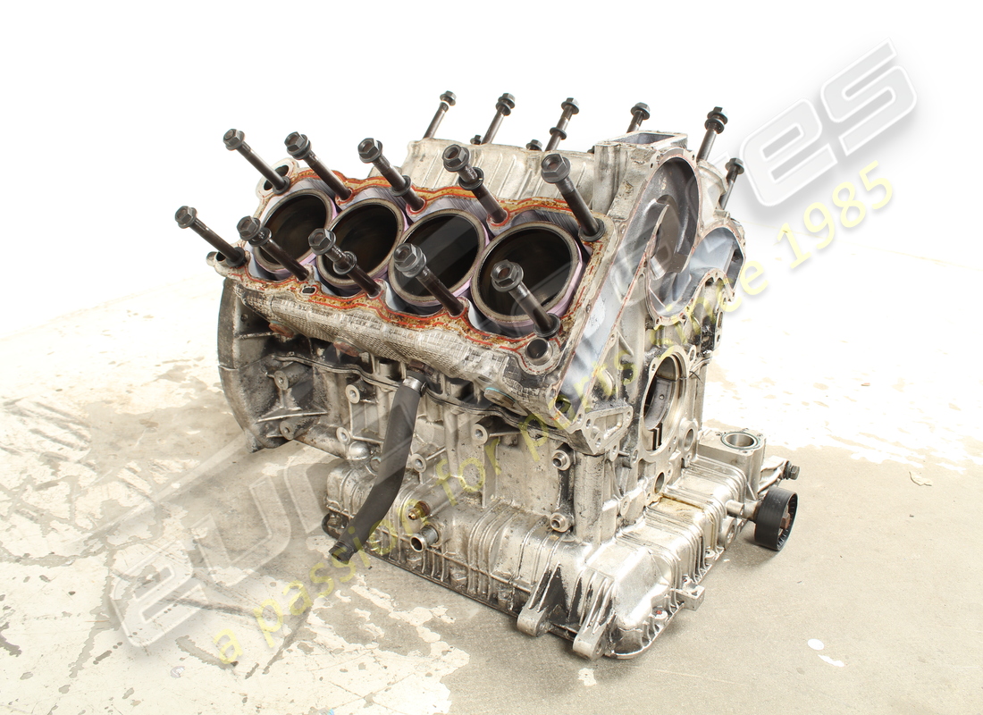 used maserati 8 cylinder assembled crankcase. part number 578942201 (2)