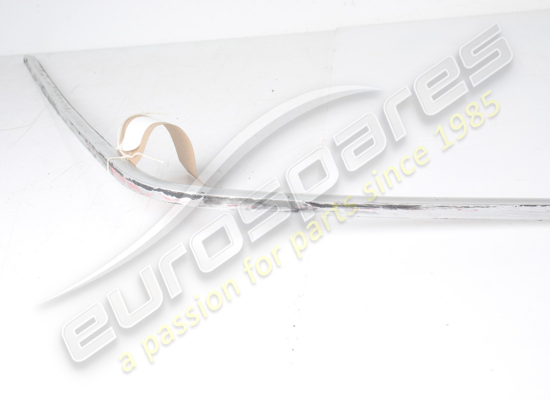 used ferrari windscreen moulding set 308gt4. part number 40022204a (3)