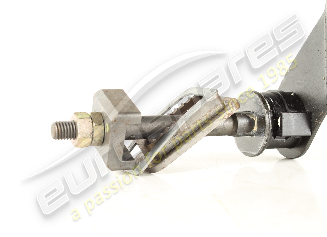 USED MASERATI LOCKING LEVER. PART NUMBER 151119000 (5) used maserati locking lever. part number 151119000 (5)