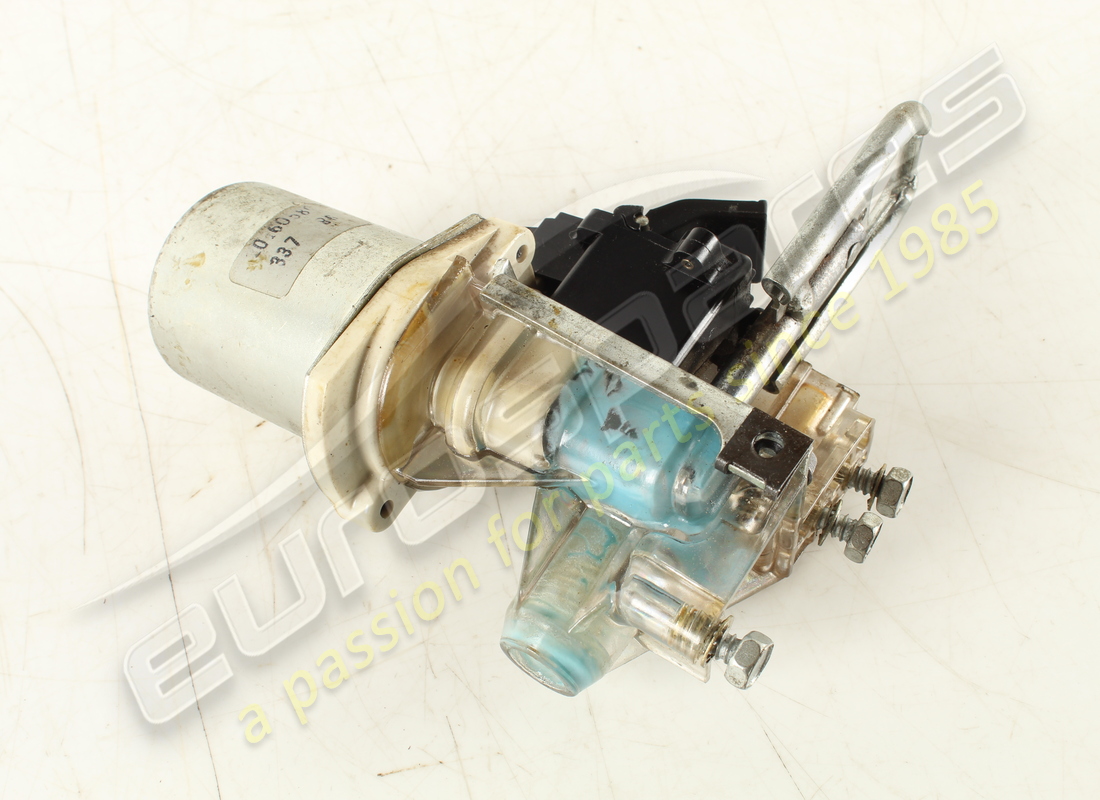used ferrari boot lid motor. part number 2578040200 (1)
