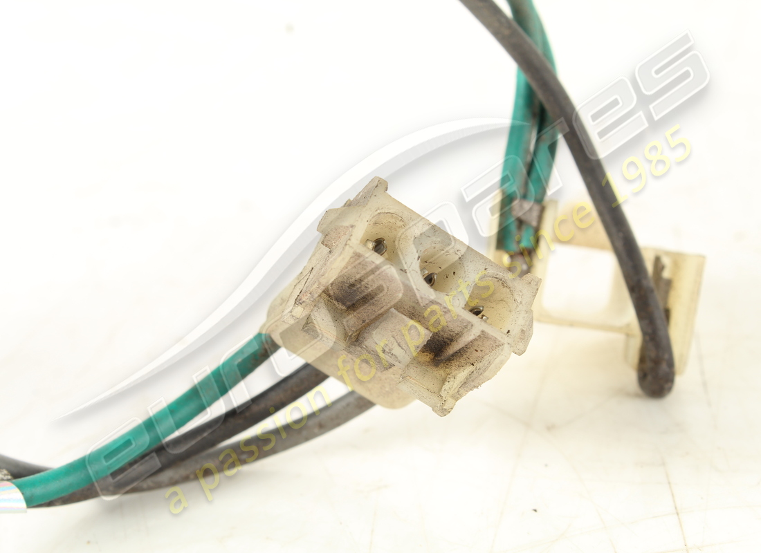 USED FERRARI FRONT HEAD LAMP CABLES. PART NUMBER 117538 (4) used ferrari front head lamp cables. part number 117538 (4)