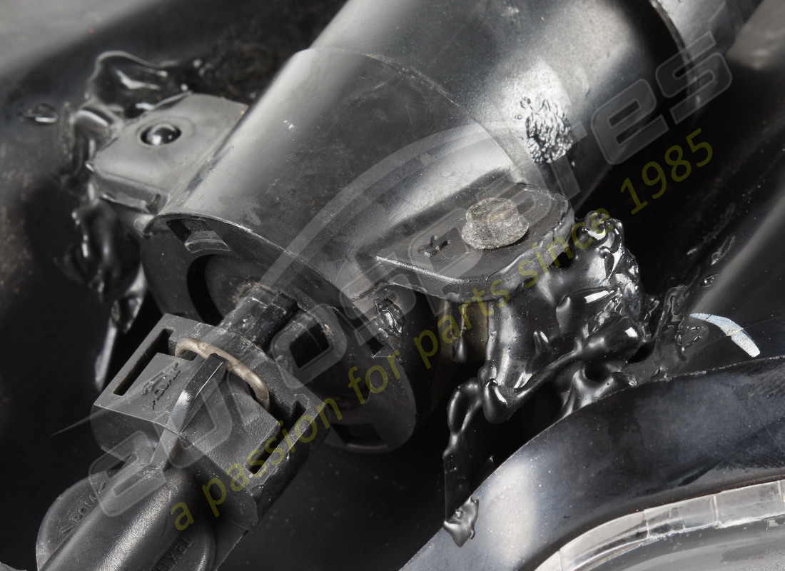 damaged eurospares headlamp. part number eap1392841 (8)