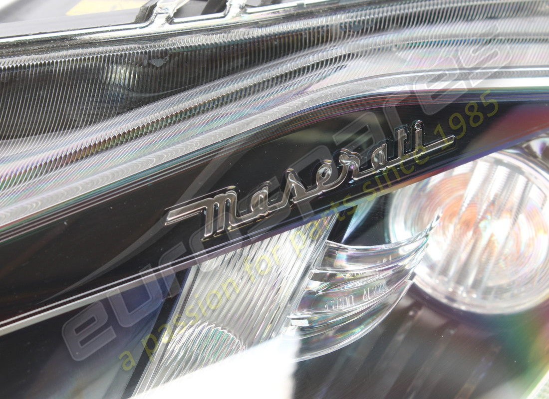 used maserati lh front headlight. part number 350572 (3)