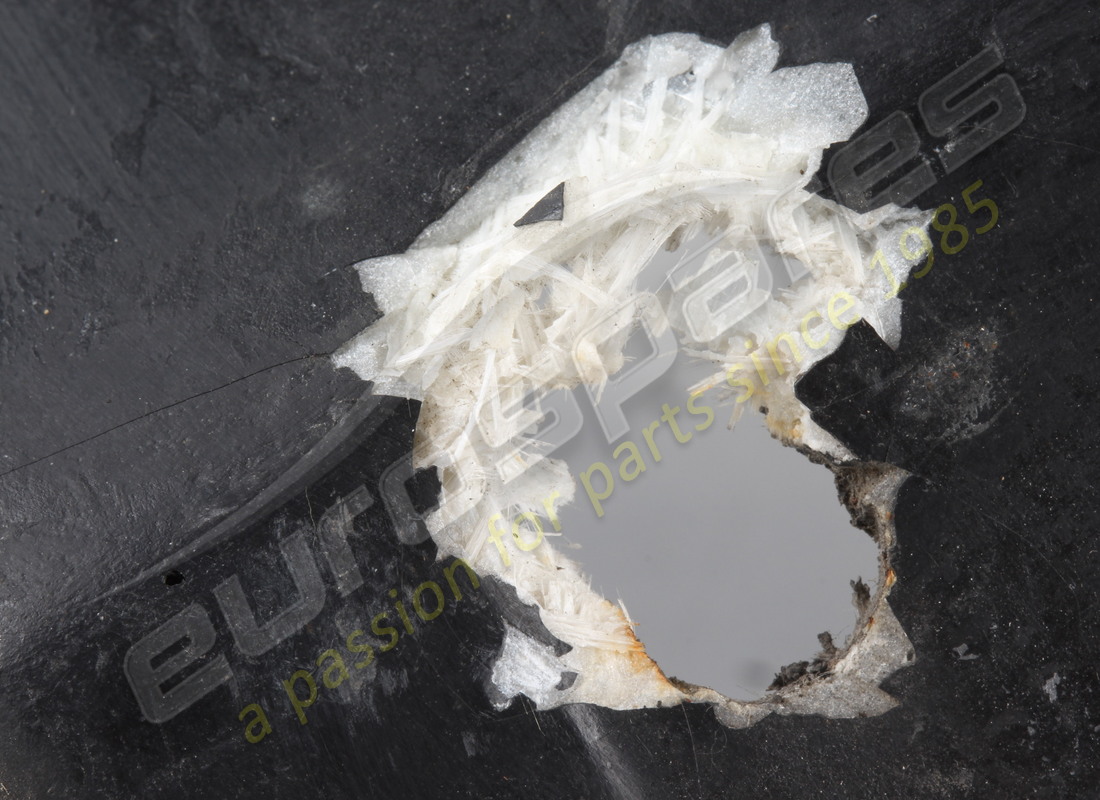 damaged ferrari rh wheelhouse door. part number 65915200 (8)