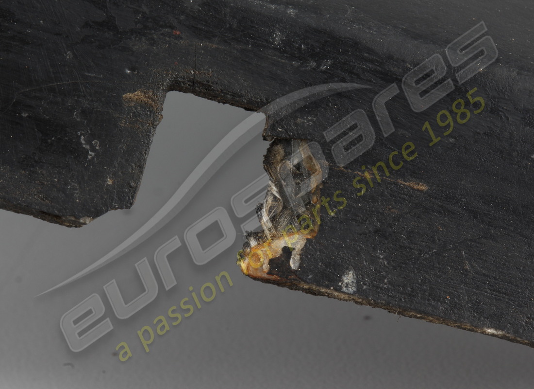 damaged ferrari rh wheelhouse door. part number 65915200 (7)