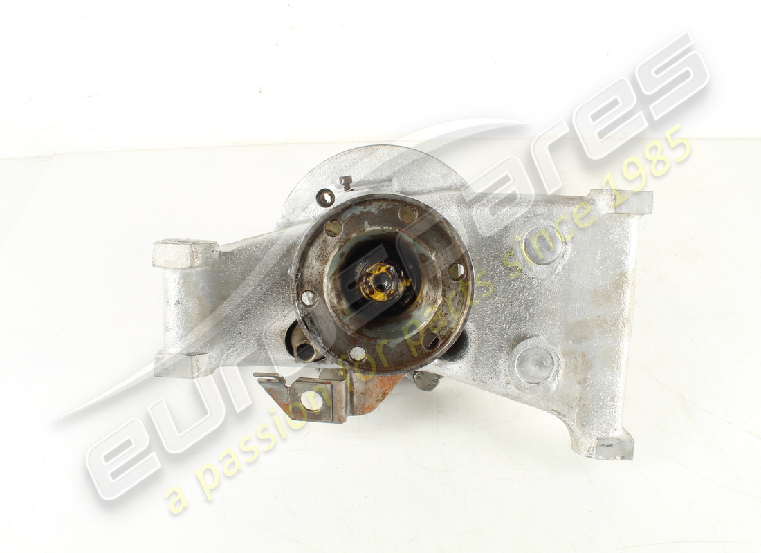 used ferrari lh rear hub. part number eap1726471 (3)