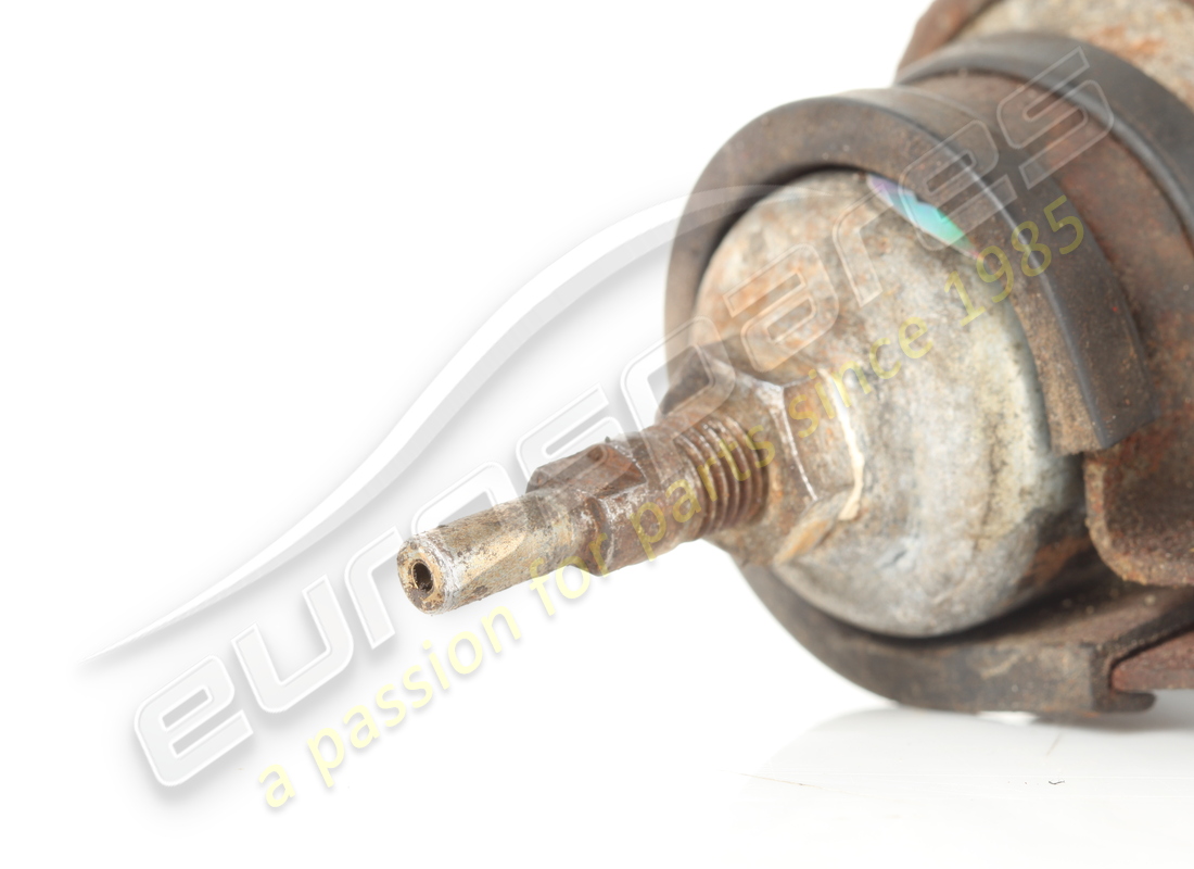 USED FERRARI VACUUM VALVE BYPASS. PART NUMBER 115741 (4) used ferrari vacuum valve bypass. part number 115741 (4)