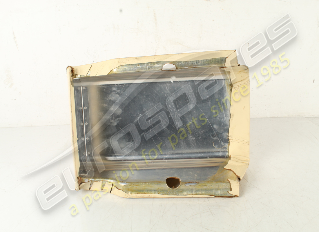 used ferrari moulding. part number 61162800 (4)