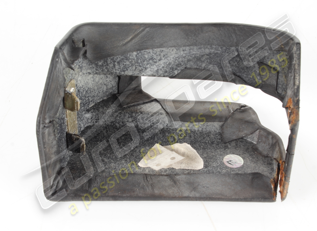damaged ferrari rhd h/brake cover black vm8500. part number 65204300 (3)