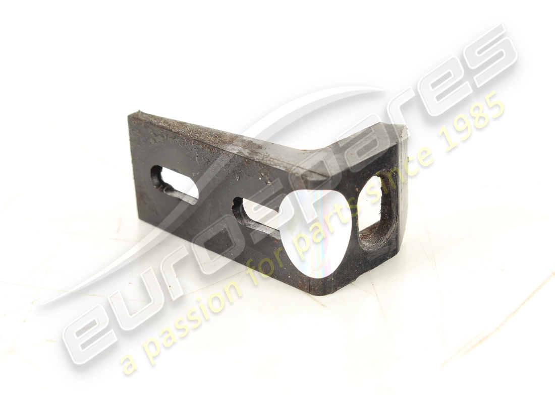 USED FERRARI BRACKET. PART NUMBER 60538100 (2) used ferrari bracket. part number 60538100 (2)